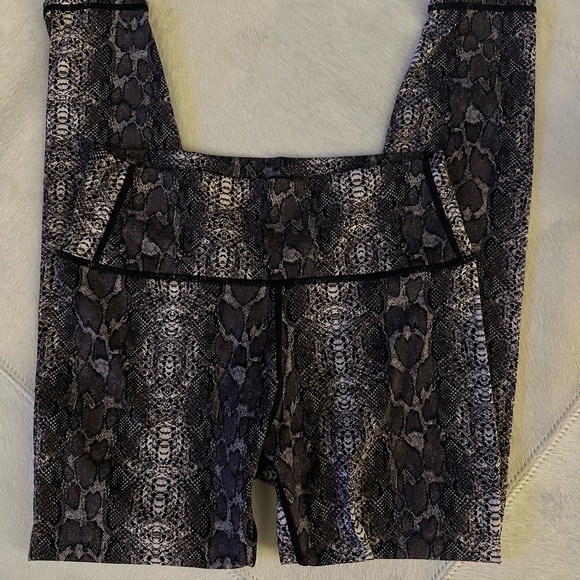 Varley Blush Boa Luna Leggings - Picture 3 of 5